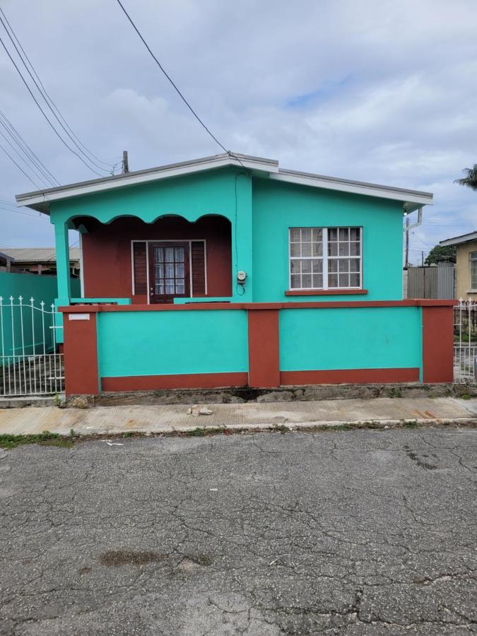 Kensington Oval- 2 Bed 1 Bath Villa Bridgetown Bagian luar foto