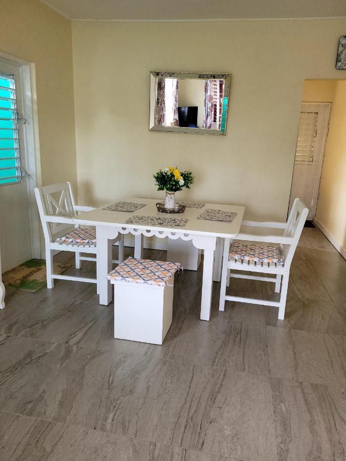 Kensington Oval- 2 Bed 1 Bath Villa Bridgetown Bagian luar foto